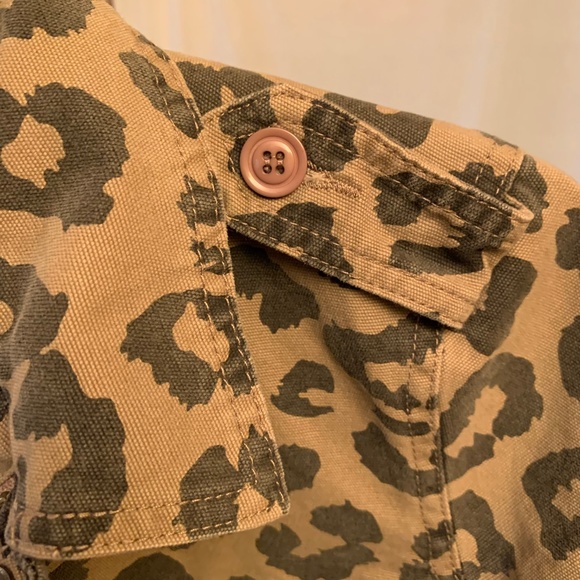 Forever 21 Canvas Leopard Print Utility Jacket Size Medium - Picture 8 of 9
